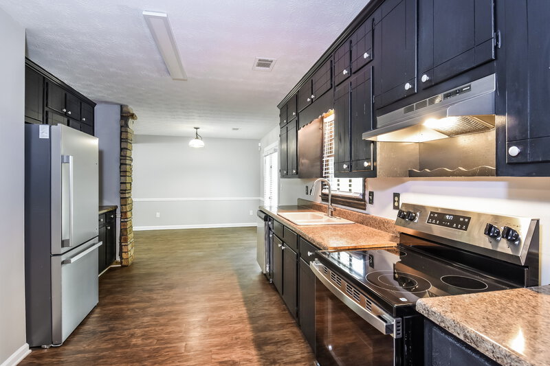 1,755/Mo, 897 Raintree Court se Conyers, GA 30094 Kitchen View 2