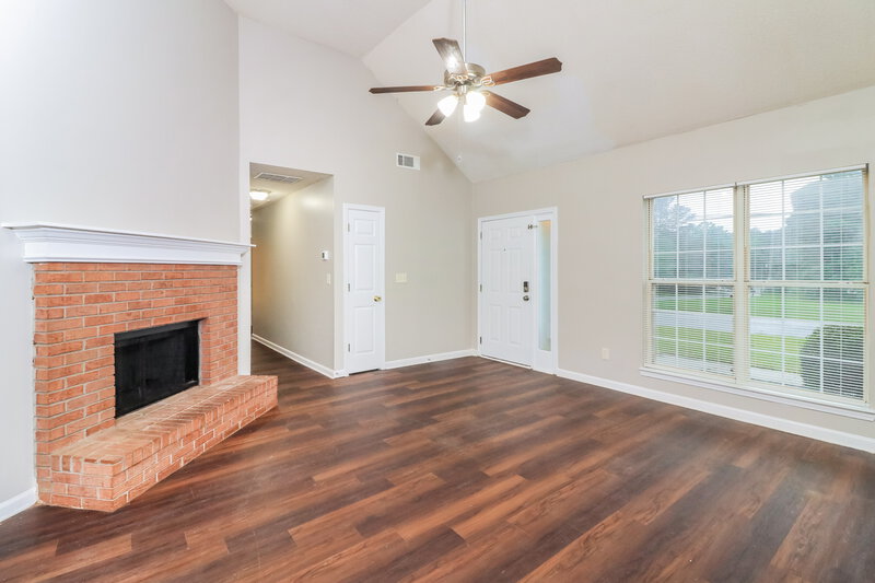 1,735/Mo, 25 Belmont Trail Covington, GA 30016 Living Room View 3