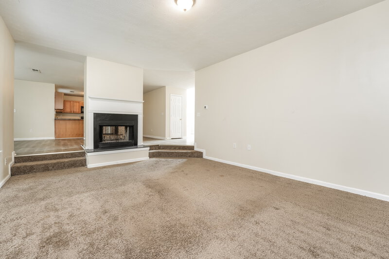 2,860/Mo, 260 Greenway Drive Covington, GA 30016 Living Room View 2