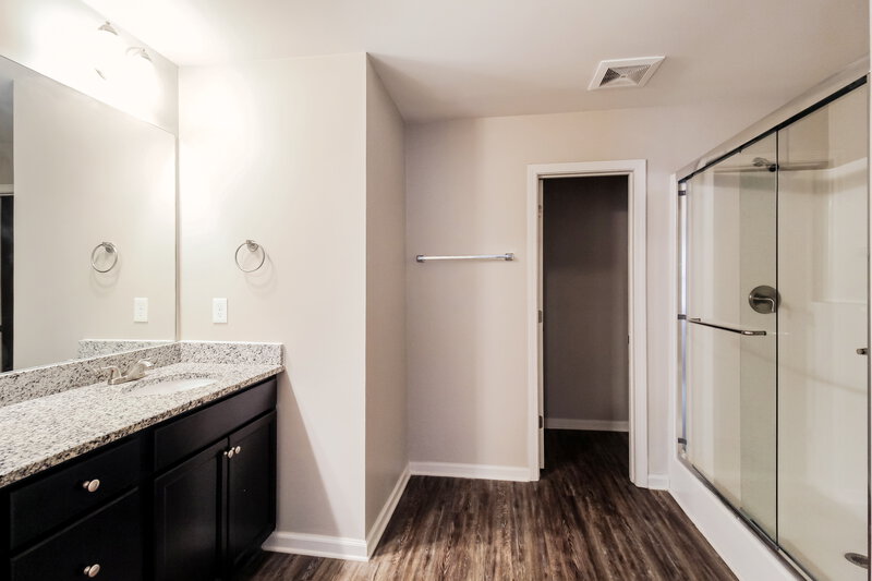 2,340/Mo, 5195 Tew Lane Covington, GA 30014 Main Bathroom View 2