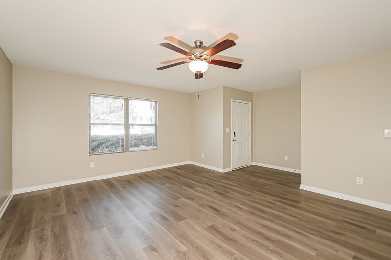 1,760/Mo, 6107 Ruth Street Covington, GA 30014 Living Room View