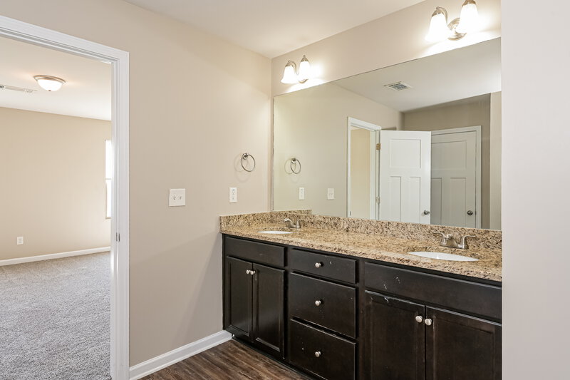 1,760/Mo, 6107 Ruth Street Covington, GA 30014 Main Bathroom View