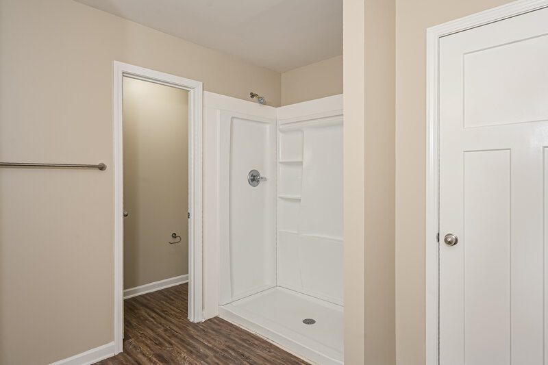 1,760/Mo, 6107 Ruth Street Covington, GA 30014 Main Bathroom View 2