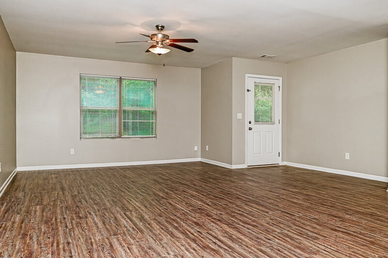 1,530/Mo, 6124 Avery Street Covington, GA 30014 Living Room View