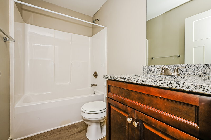 1,530/Mo, 6124 Avery Street Covington, GA 30014 Bathroom View
