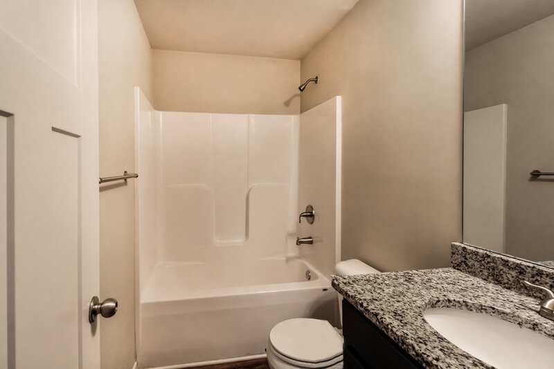 1,665/Mo, 6362 Avery Street Covington, GA 30014 Bathroom View
