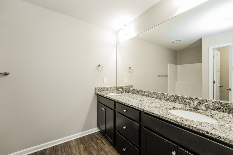1,635/Mo, 6366 Avery Street Covington, GA 30014 Main Bathroom View