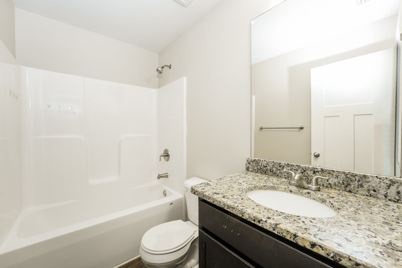1,635/Mo, 6366 Avery Street Covington, GA 30014 Bathroom View 2
