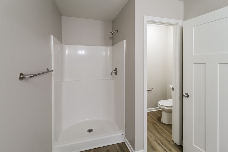 1,715/Mo, 6374 Avery Street Covington, GA 30014 Main Bathroom View