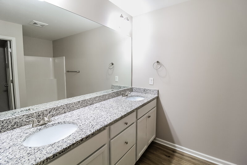 1,715/Mo, 6374 Avery Street Covington, GA 30014 Main Bathroom View 2