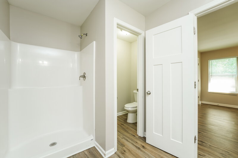 1,765/Mo, 6374 Avery St SW Covington, GA 30014 Main Bathroom View 2
