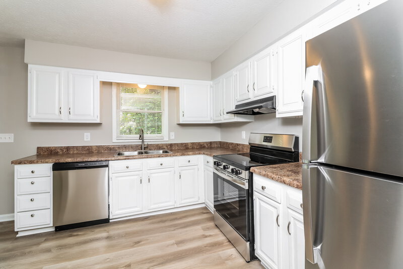 2,185/Mo, 585 Cedar Court Dacula, GA 30019 Kitchen View 2