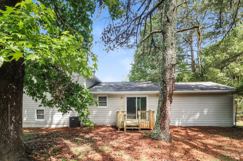 2,185/Mo, 585 Cedar Court Dacula, GA 30019 Rear View