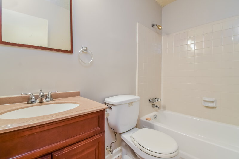 1,940/Mo, 4247 Ridgetop Drive Ellenwood, GA 30294 Bathroom View 2