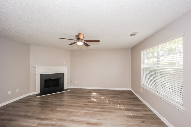 2,015/Mo, 6891 Derby Avenue Fairburn, GA 30213 Living Room View 3