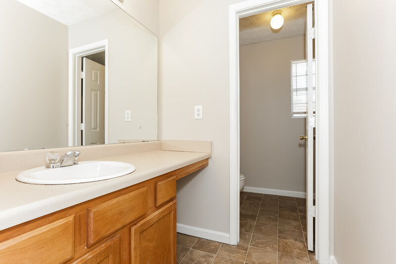 1,810/Mo, 545 Forest Hills Path Forest Park, GA 30297 Main Bathroom View