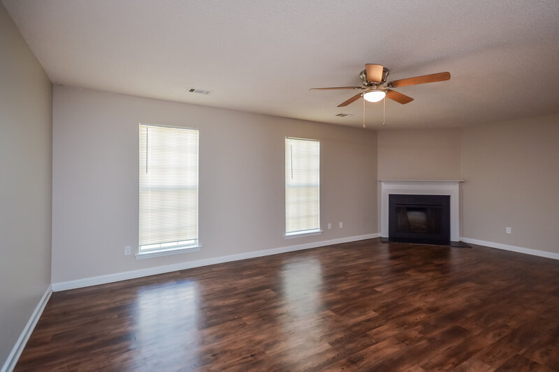 1,810/Mo, 2054 Boatswain Drive Hampton, GA 30228 Living Room View 2