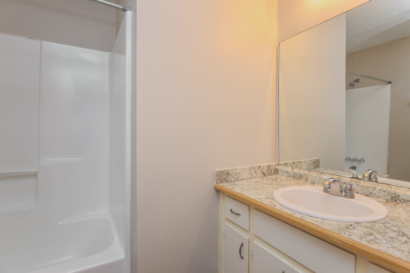 2,150/Mo, 5710 Deerfield Place NW Kennesaw, GA 30144 Bathroom View