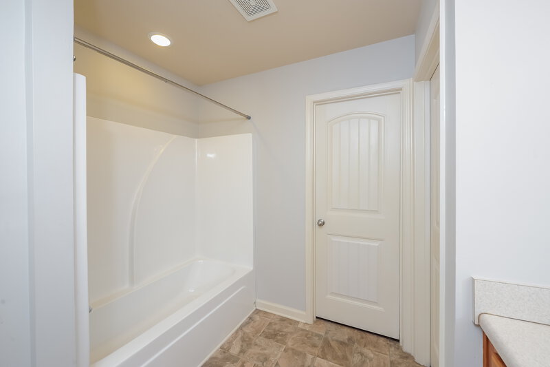 2,255/Mo, 153 August West Lawrenceville, GA 30046 Main Bathroom View