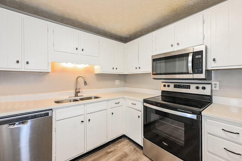 1,870/Mo, 1860 Suwanee Ridge Court Lawrenceville, GA 30043 Kitchen View 2