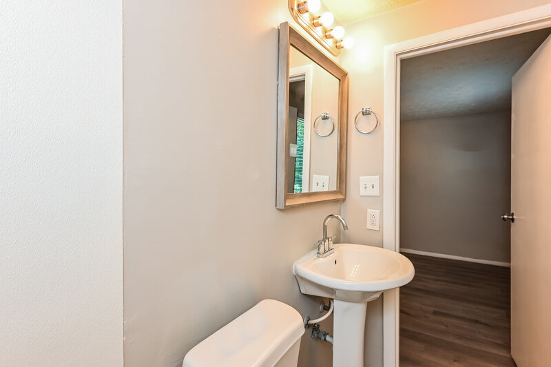 1,870/Mo, 1860 Suwanee Ridge Court Lawrenceville, GA 30043 Main Bathroom View 2