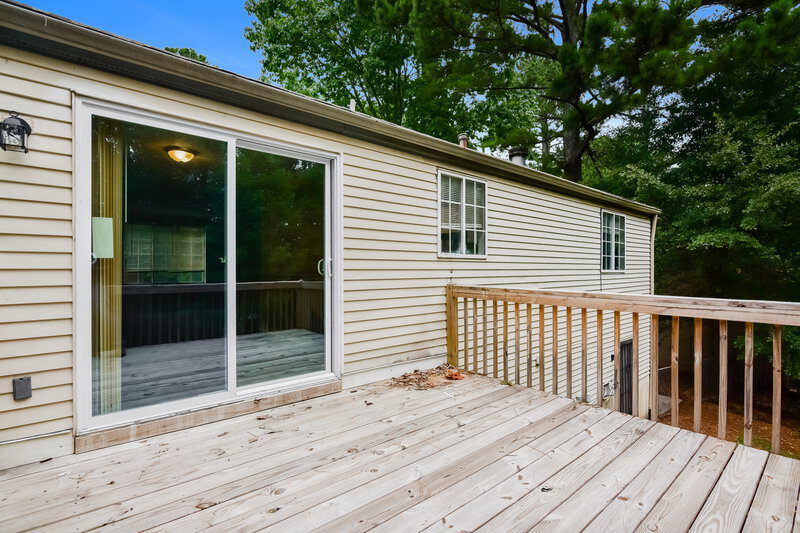 2,380/Mo, 2086 Singer Way Lithonia, GA 30058 Deck View