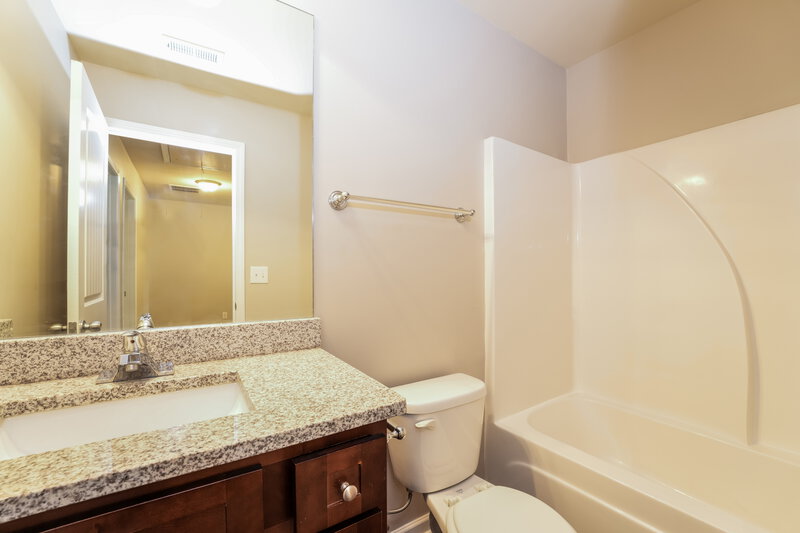 1,760/Mo, 3261 Pennington Drive Lithonia, GA 30038 Bathroom View