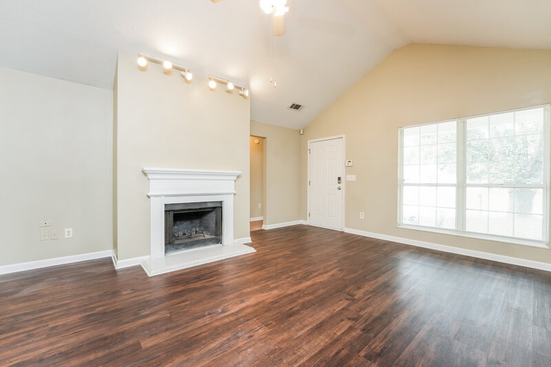 1,820/Mo, 6315 Klondike River Road Lithonia, GA 30038 Living Room View 2
