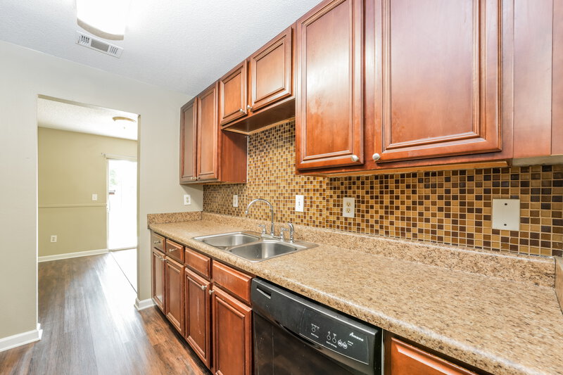 1,820/Mo, 6315 Klondike River Road Lithonia, GA 30038 Kitchen View 2