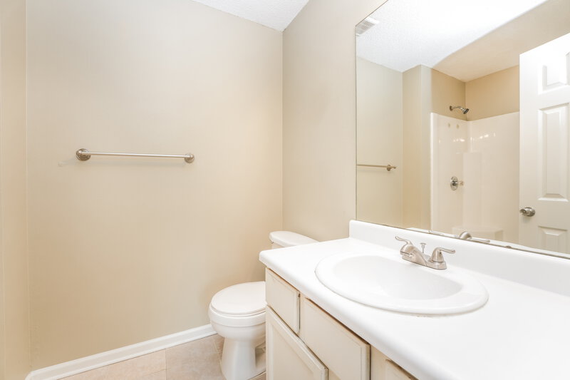 1,820/Mo, 6315 Klondike River Road Lithonia, GA 30038 Main Bathroom View
