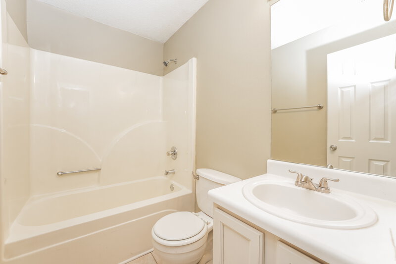 1,820/Mo, 6315 Klondike River Road Lithonia, GA 30038 Bathroom View