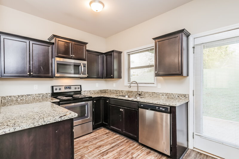 2,040/Mo, 1036 Allegiance Drive Locust Grove, GA 30248 Kitchen View