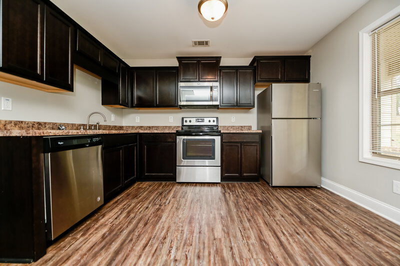 1,730/Mo, 121 Colony Park Lane Locust Grove, GA 30248 Kitchen View