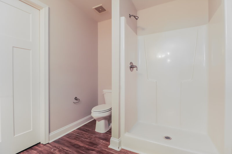 1,825/Mo, 177 Colony Park Lane Locust Grove, GA 30248 Main Bathroom View
