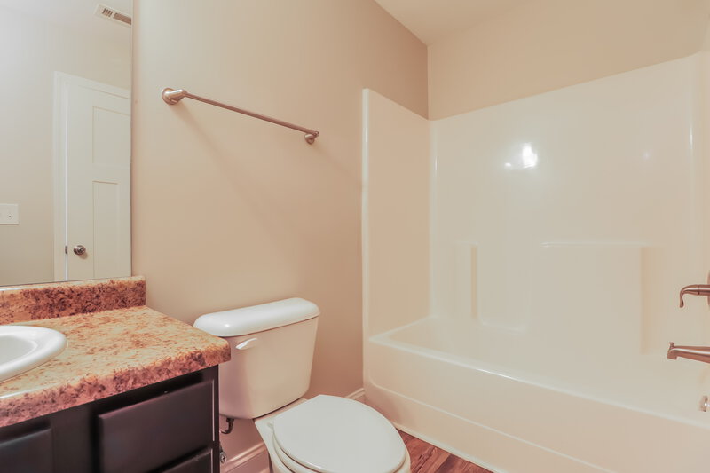 1,825/Mo, 177 Colony Park Lane Locust Grove, GA 30248 Bathroom View
