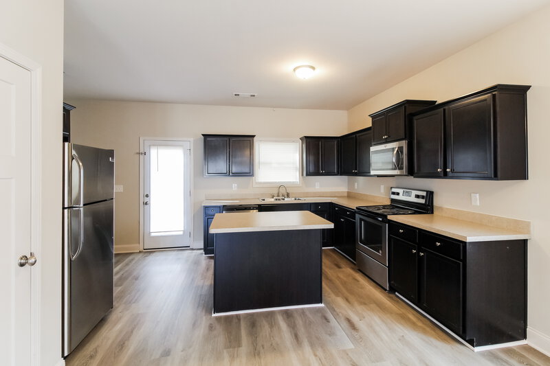 1,970/Mo, 414 Pearl Street Locust Grove, GA 30248 Kitchen View