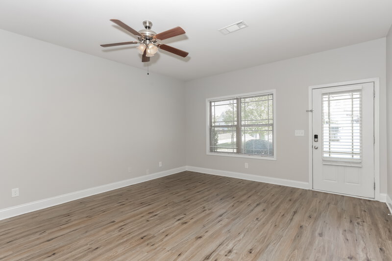 1,980/Mo, 416 Pearl Street Locust Grove, GA 30248 Living Room View