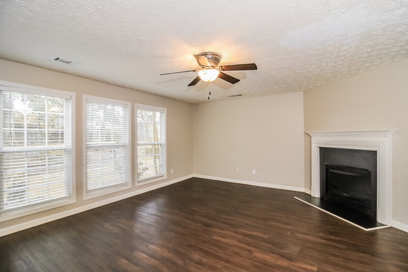 1,925/Mo, 3415 Wrenwood Court Loganville, GA 30052 Living Room View
