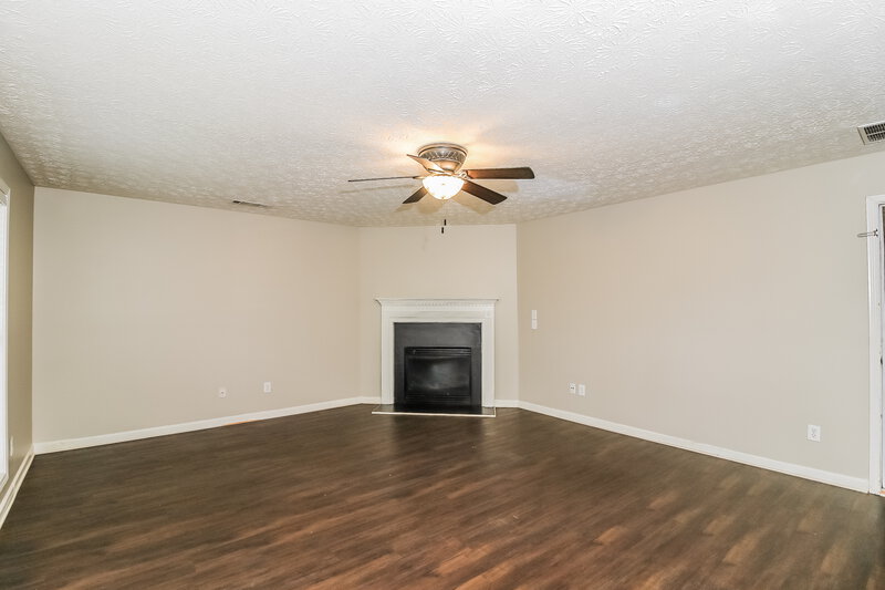 1,925/Mo, 3415 Wrenwood Court Loganville, GA 30052 Living Room View 2