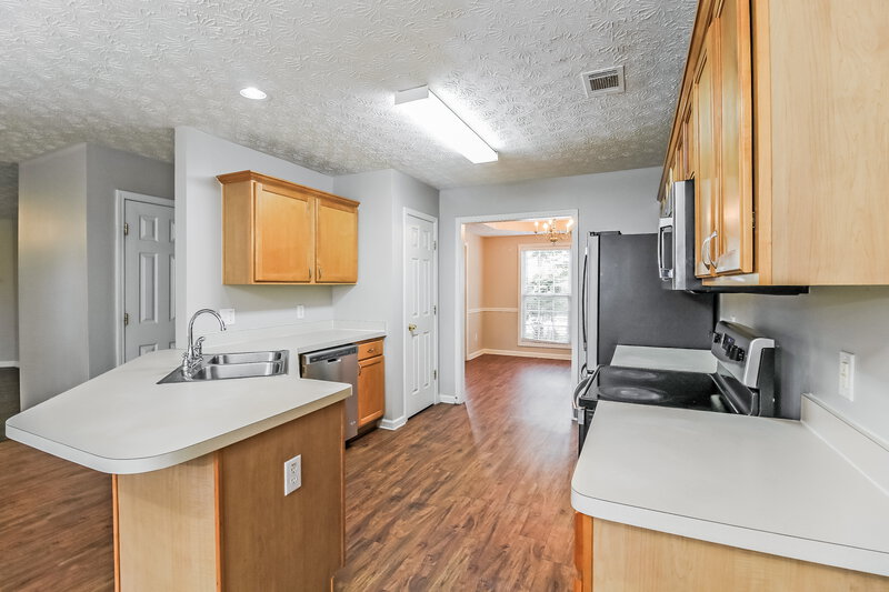 1,925/Mo, 3415 Wrenwood Court Loganville, GA 30052 Kitchen View