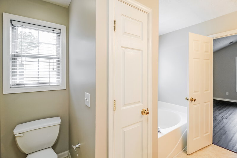 1,925/Mo, 3415 Wrenwood Court Loganville, GA 30052 Main Bathroom View 2