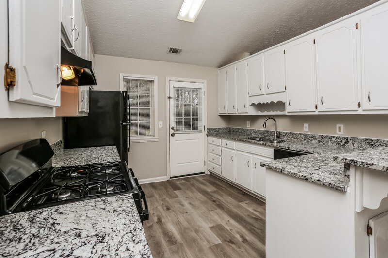 3,540/Mo, 3535 Garden Walk Lane Loganville, GA 30052 Kitchen View 2