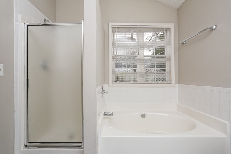 3,540/Mo, 3535 Garden Walk Lane Loganville, GA 30052 Main Bathroom View 2