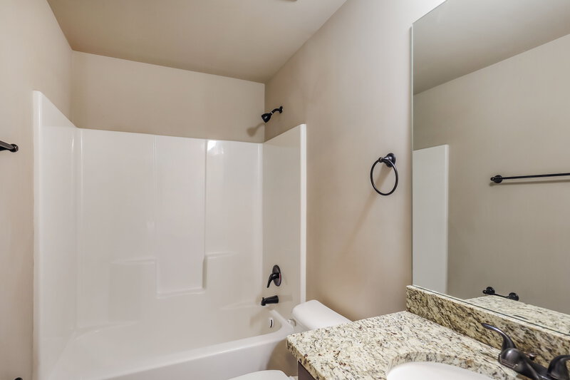2,870/Mo, 1871 Simmons Lane Hampton, GA 30228 Bathroom View