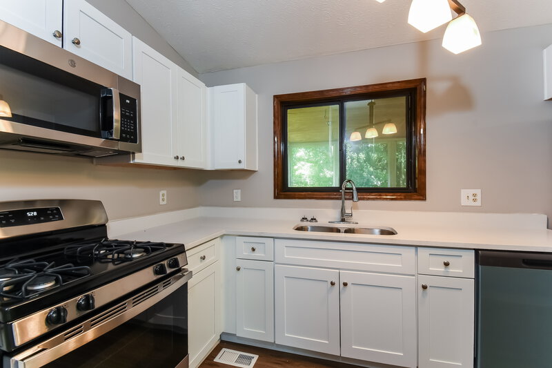 2,115/Mo, 1012 Hicksmil Drive Marietta, GA 30060 Kitchen View 2