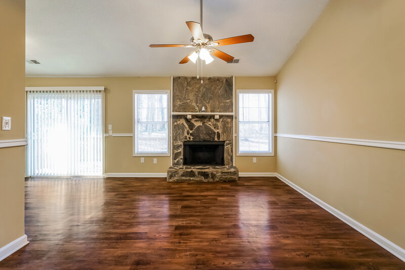 1,950/Mo, 2335 Danielle Court Marietta, GA 30062 Living Room View