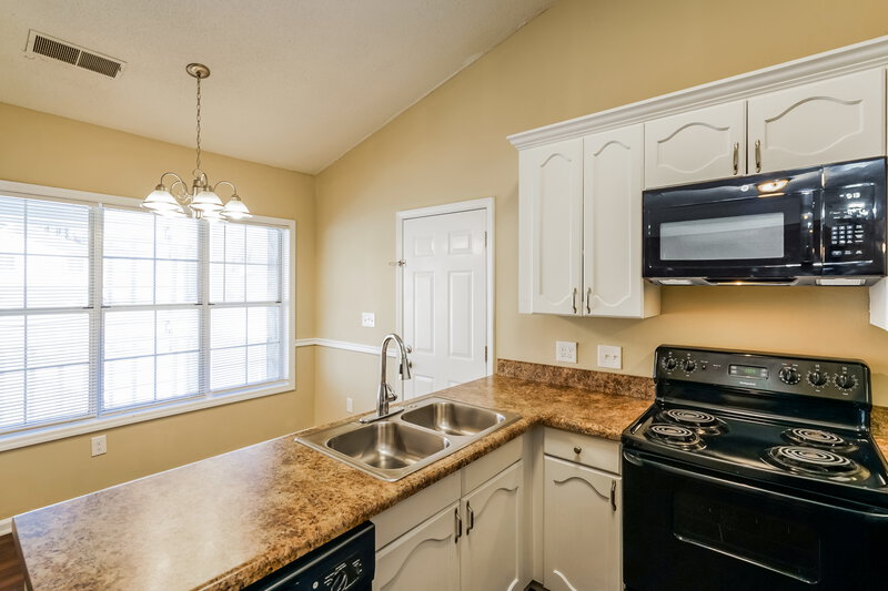 1,950/Mo, 2335 Danielle Court Marietta, GA 30062 Breakfast Nook View