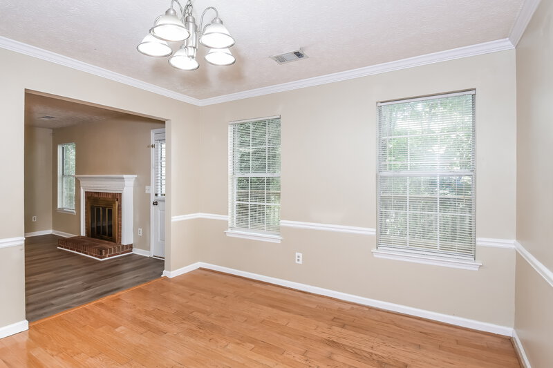 1,800/Mo, 566 Caloosa Cove SW Marietta, GA 30008 Dining Room View