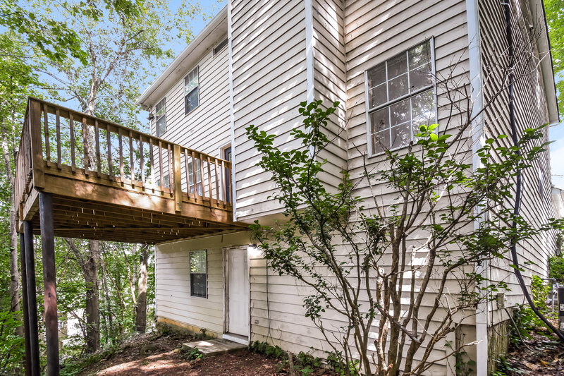 1,800/Mo, 566 Caloosa Cove SW Marietta, GA 30008 Rear View 2