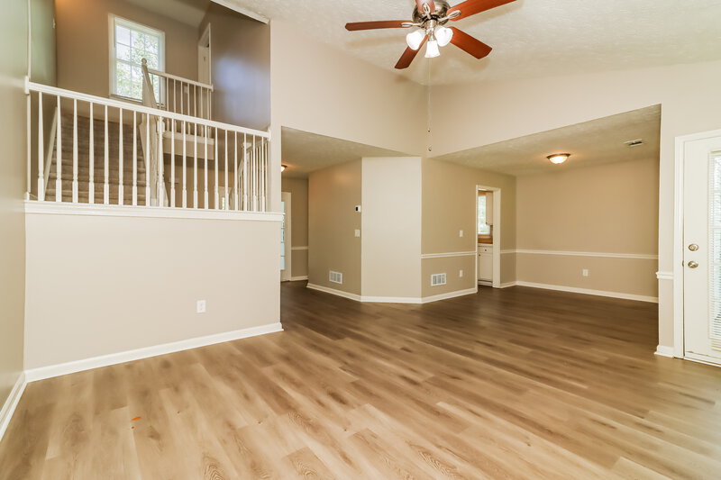 2,250/Mo, 931 Old Farm Walk Marietta, GA 30066 Living Room View 2